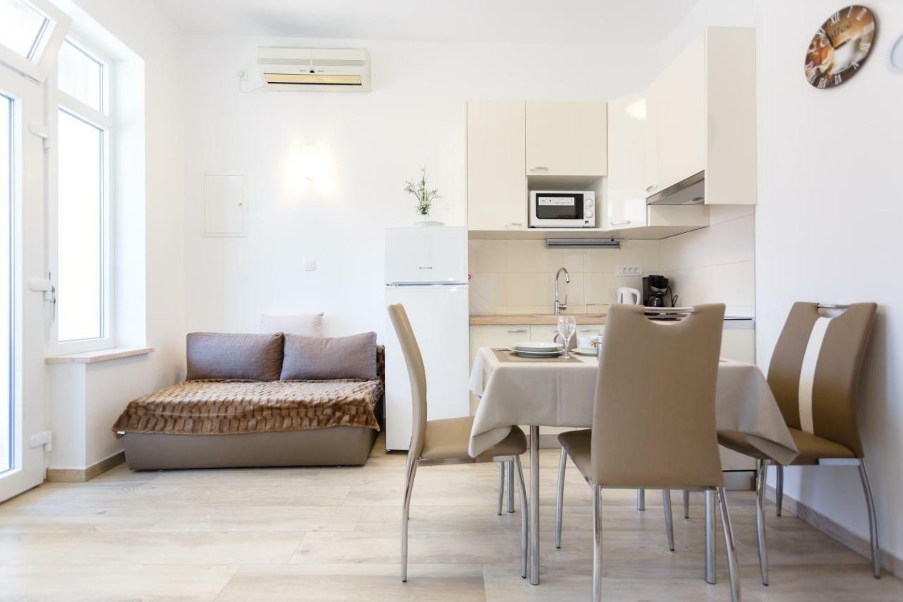 Apartment Rosemary 24 Krk Town Zewnętrze zdjęcie